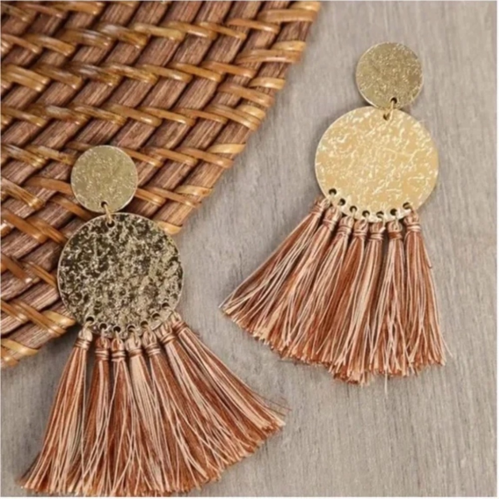 โญ๏ธโค๏ธโค๏ธ FREE Fringe Tassel Hammered Peasant Minimal Hipster Hippie Boho Earrings